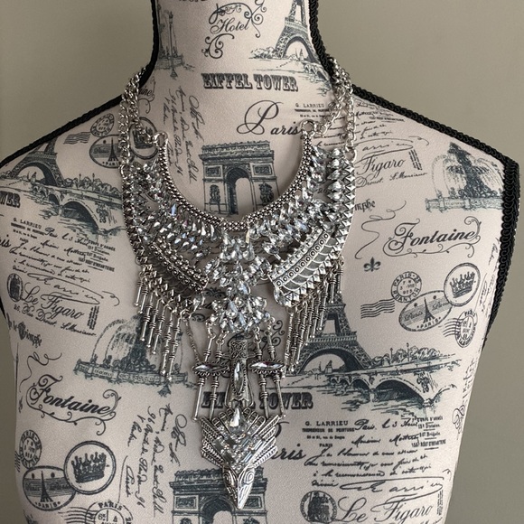 Boho silver tone necklace - Picture 3 of 5